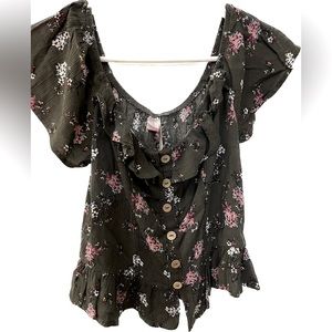 Olive Short sleeve/ off shoulder blouse